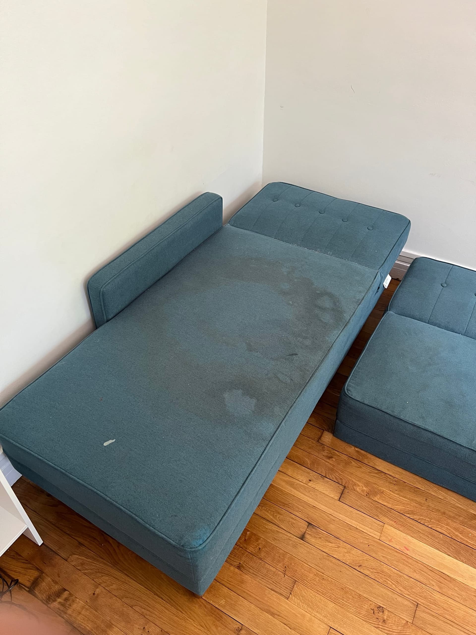 Nettoyage Canapé — avant / après par Fresheco — avant