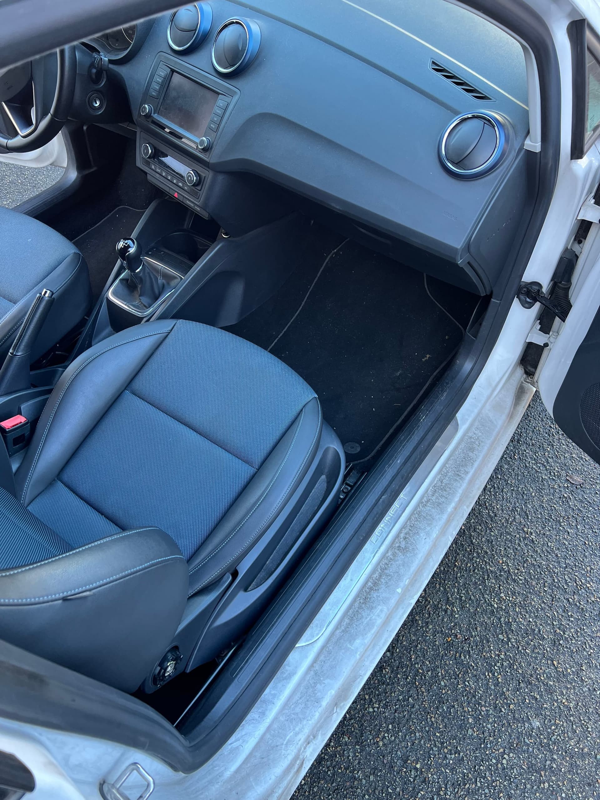 Nettoyage Intérieur auto — avant / après par Fresheco — avant