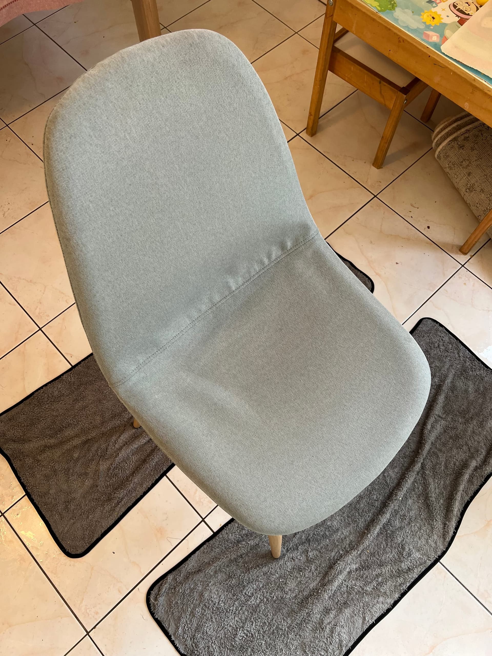 Nettoyage Chaise — avant / après par Fresheco — après