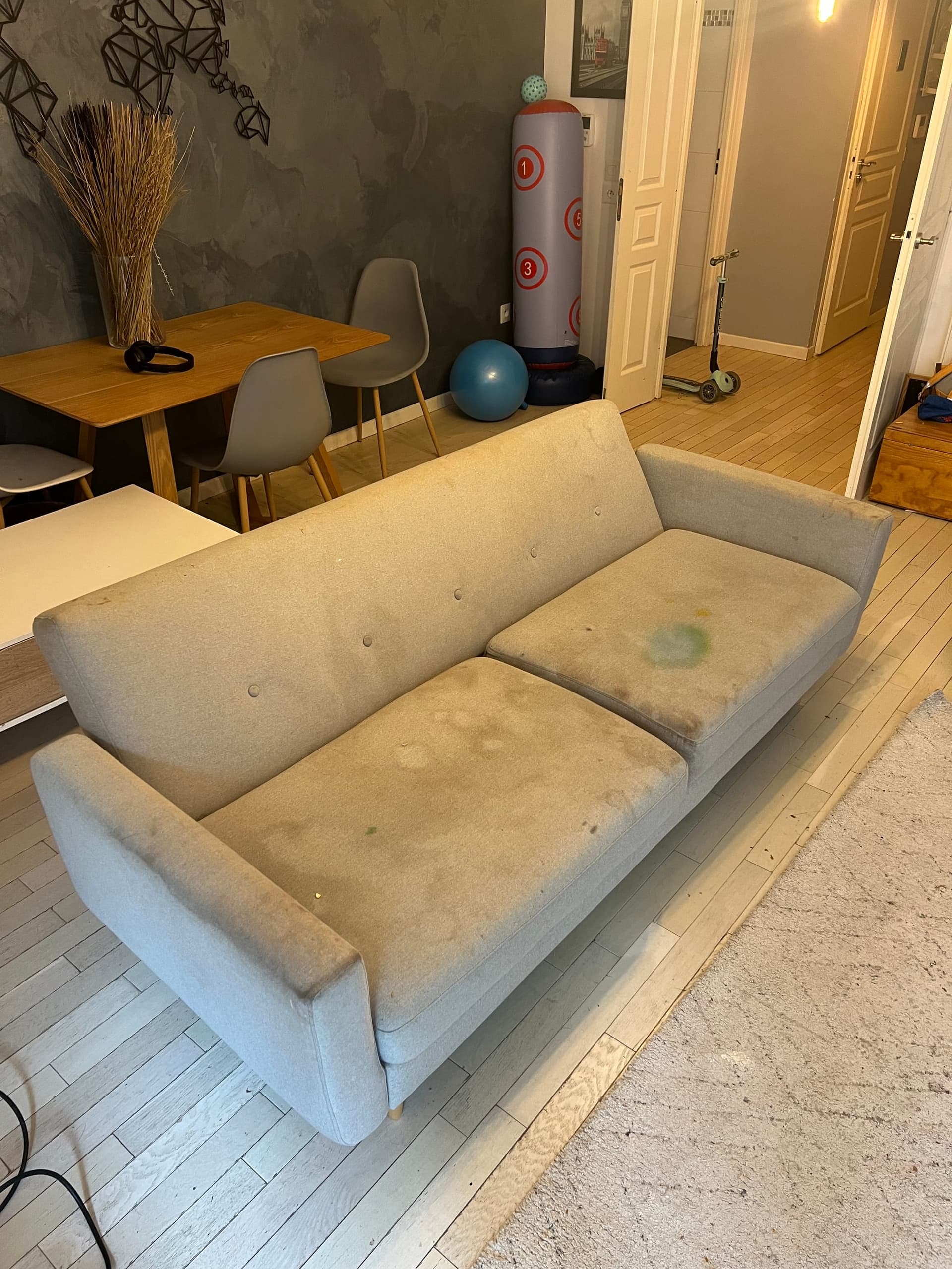 Nettoyage Canapé tissu — avant / après par Fresheco — avant